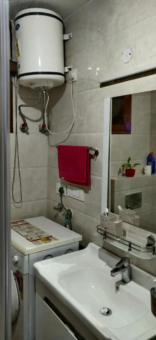 2Bhk Furnished Apartment/Near Kasauli/Barog/Luv Fun & Adventure Solan Exteriör bild